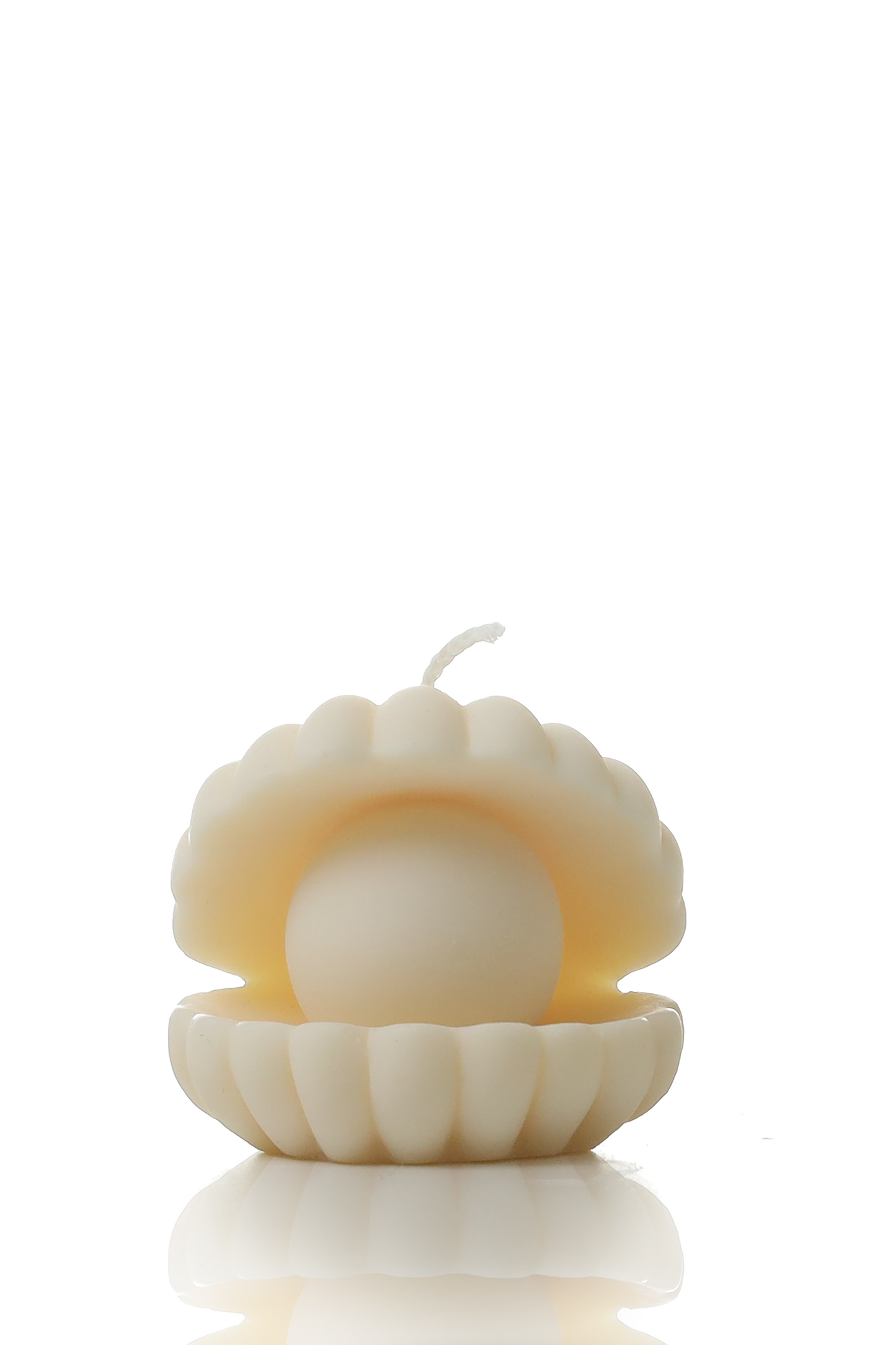 Scallop with pearl