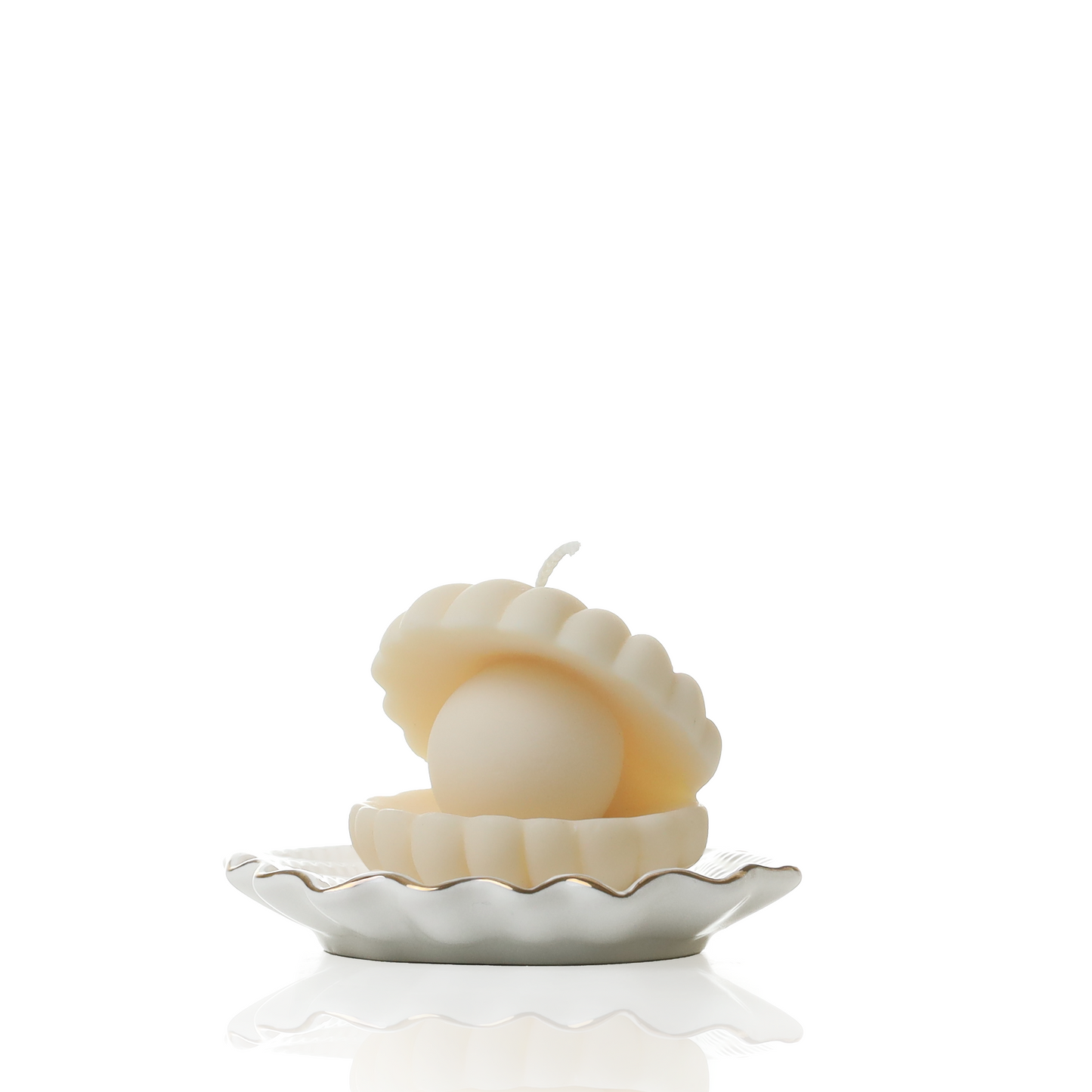 White and gold scallop trinket dish